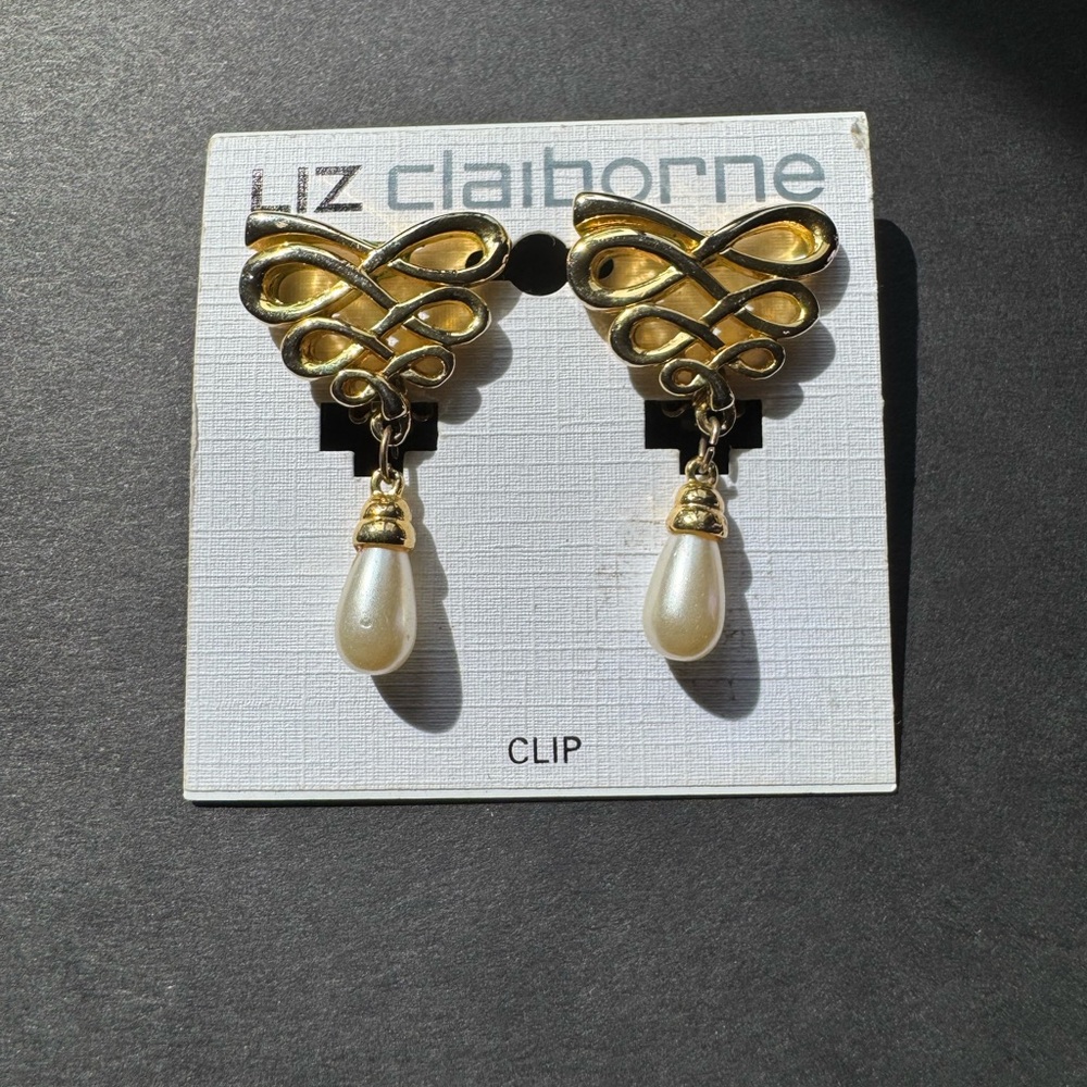 Vintage | Brand New |  Liz Claiborne | Earings | Clip On | Faux Pearl